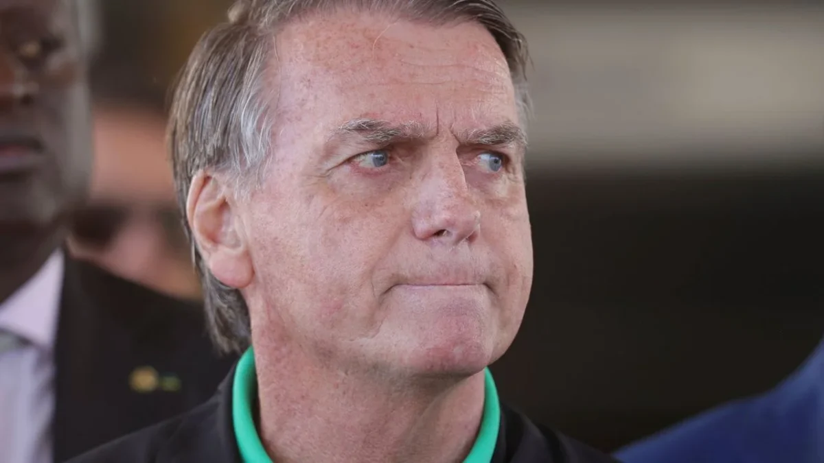 El expresidente de Brasil Jair Bolsonaro fue operado con éxito por una hernia