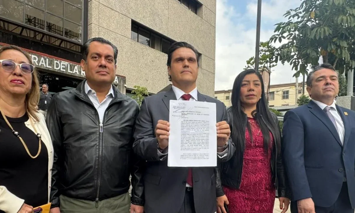 Humberto Prieto denuncia en la FGR a Francisco Javier Cabeza de Vaca