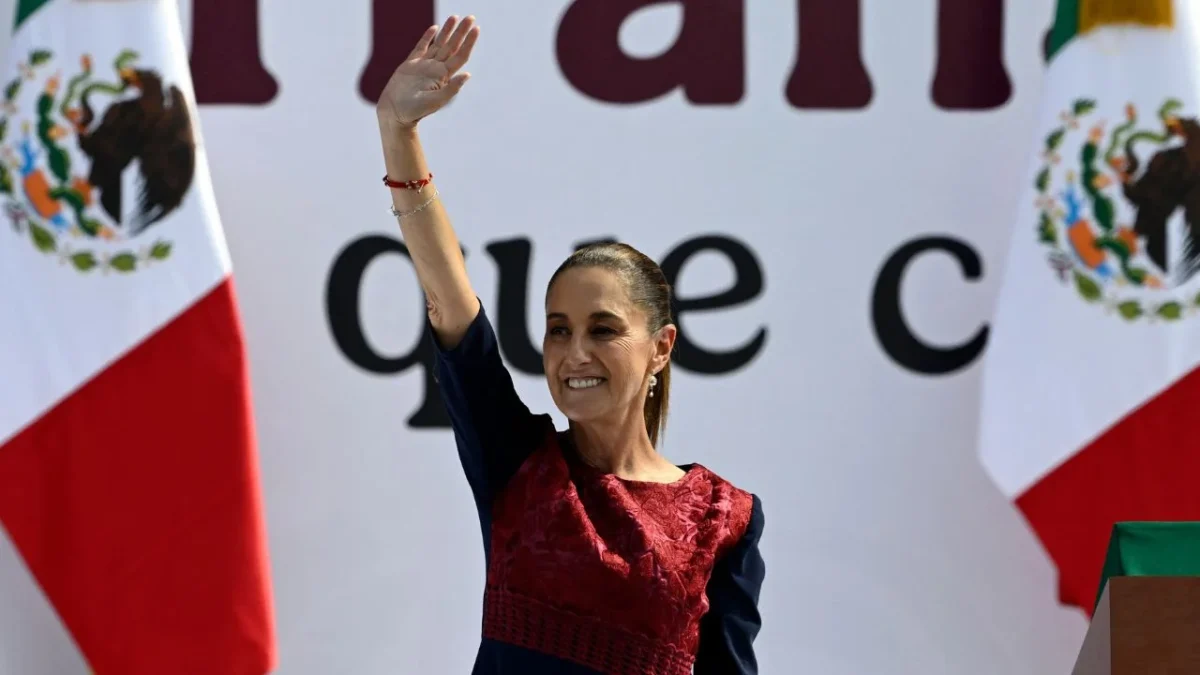 Sheinbaum destaca en el New York Times como 'una de las personas más elegantes de 2025'