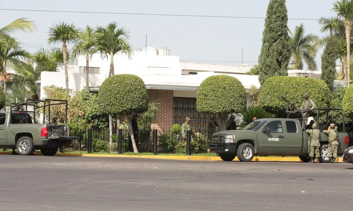 Tras cateos, aseguran 62 motos y drogas de Ryan Wedding, uno de los más buscados por EU
