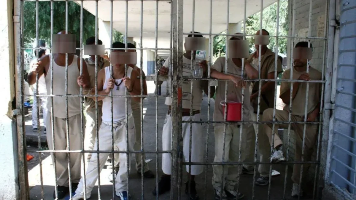 Pese a recibir la absolución, el migrante hondureño Osmán Iván Rubio continúa recluido en el penal de Tapachula entre tortura y omisiones.
