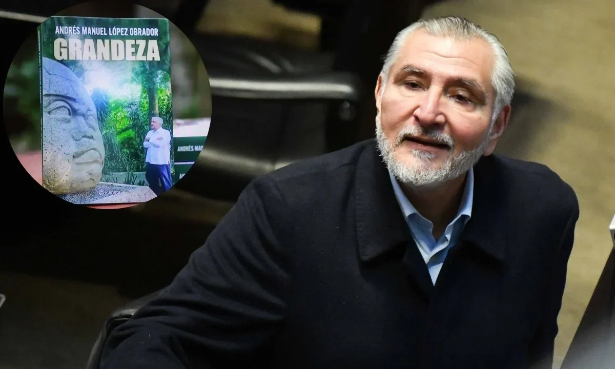 Adán Augusto regala el nuevo libro “Grandeza”, de AMLO, editado por Grupo Planeta, d
