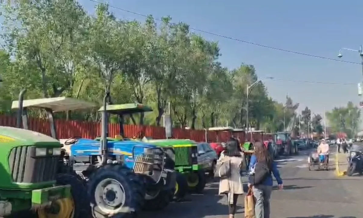 Arriba caravana de productores a la Cámara de Diputados
