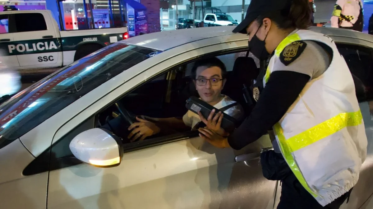 ¡Atrapados! Caen 850 conductores por el alcoholímetro en la CDMX
