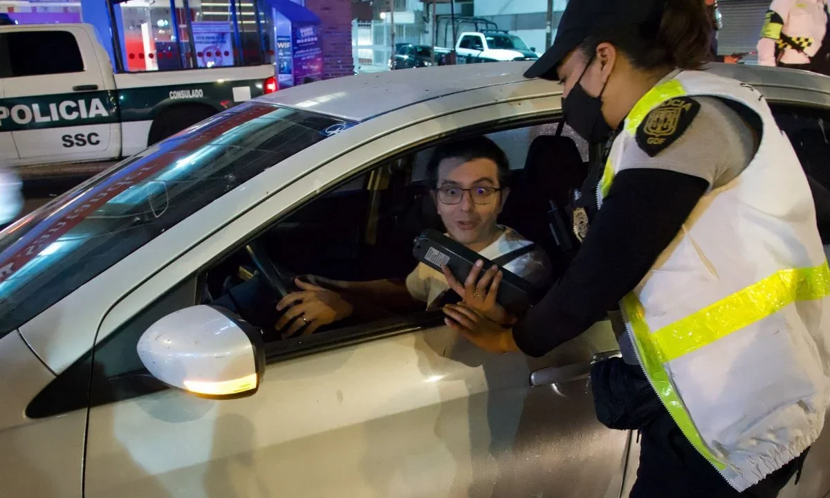 ¡Atrapados! Caen 850 conductores por el alcoholímetro en la CDMX
