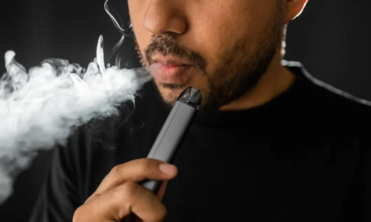 Luis Donaldo Colosio Riojas, consideró que en lugar de prohibir el uso de vapeadores, se deberían regular