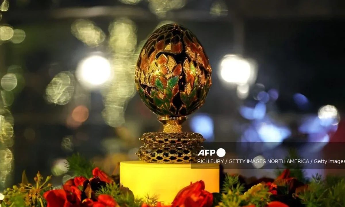 Un ladrón de Nueva Zelanda fue detenido después de robar y tragar un Huevo de Fabergé verde, valuado en 20 mil dólares.