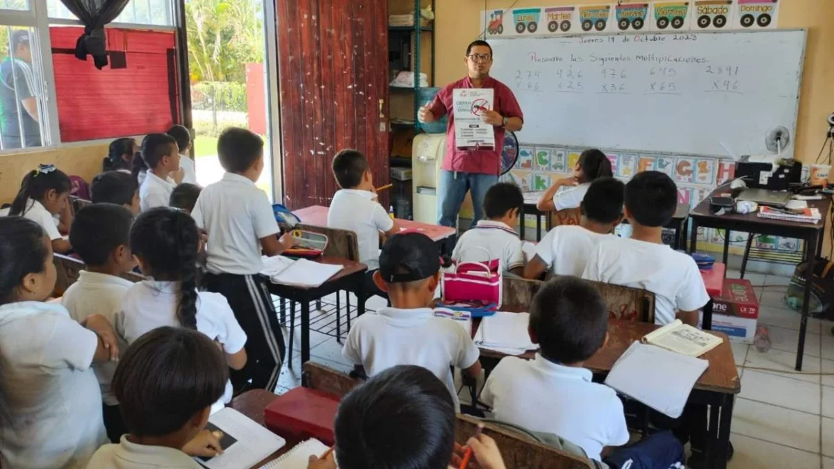 Unidades Médicas Móviles capacitan a comunidades rurales de Campeche con prevención y promoción de la salud.