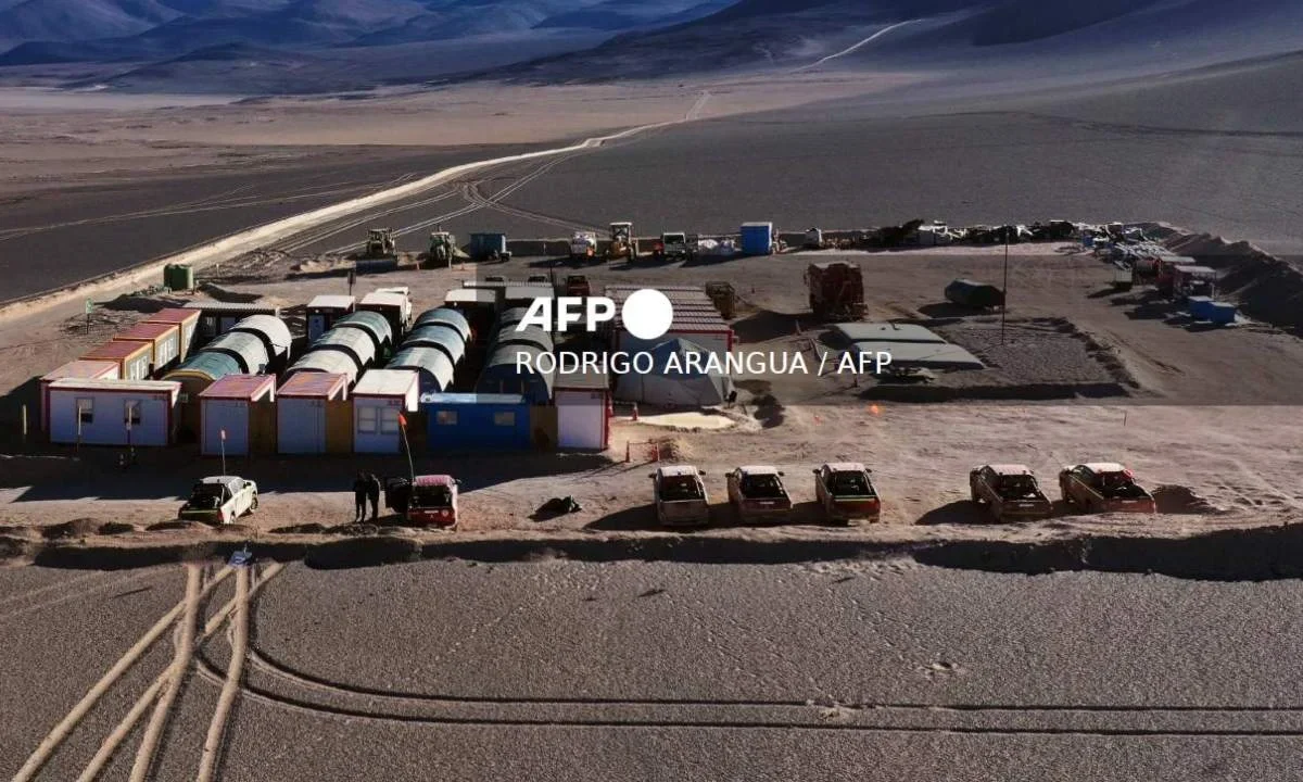 Chile anunció la creación de una empresa público-privada para explotar litio.