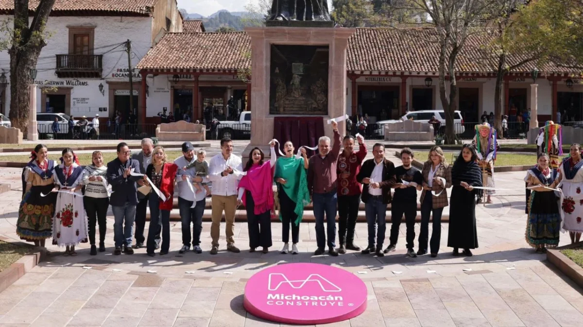 Como parte de las acciones del Plan Michoacán autoridades reinauguración de la Plaza Gertrudis Bocanegra, en el municipio de Pátzcuaro.