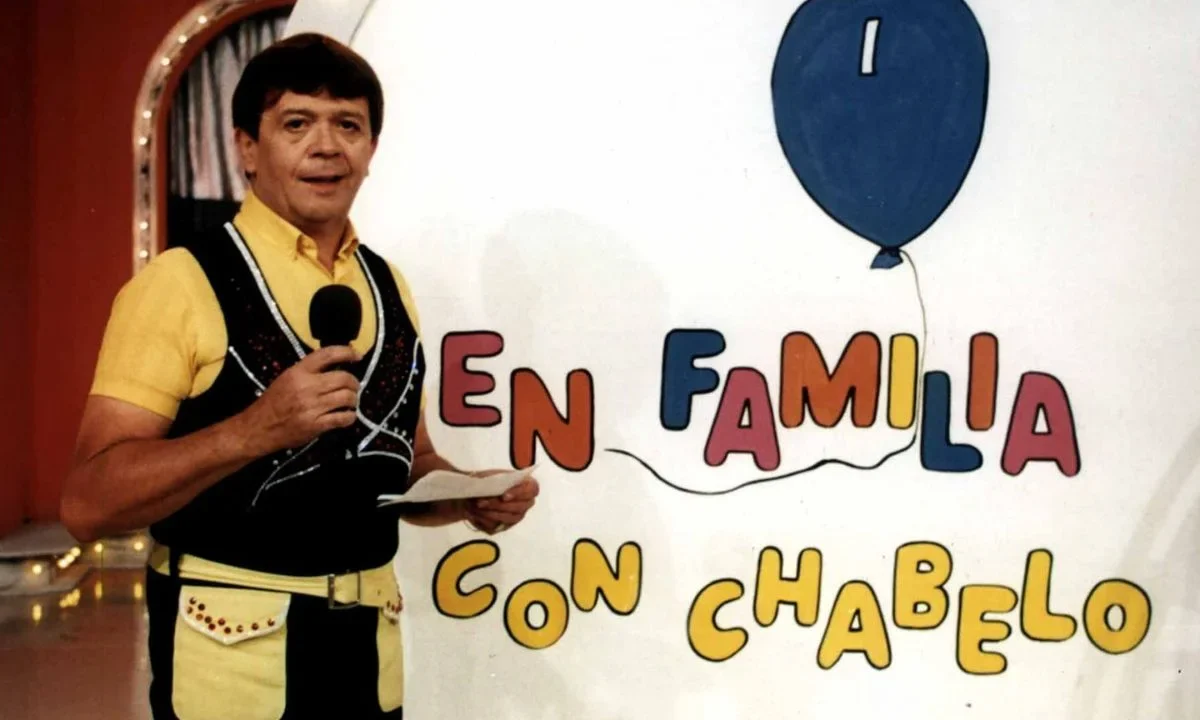 Hijo de Xavier López, confirmó que habrá una bioserie de Chabelo, revelaría momentos poco conocidos de su vida personal y su trayectoria.