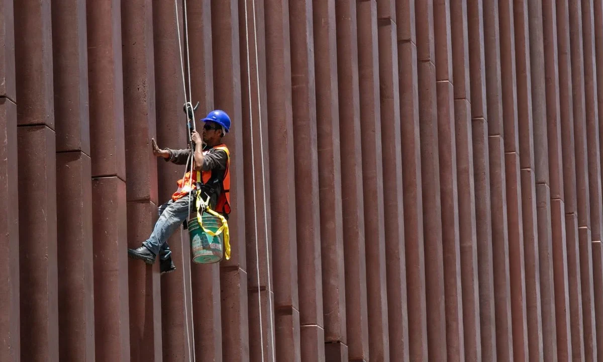 Conoce a qué trabajadores beneficiará el incremento al salario mínimo en 2026