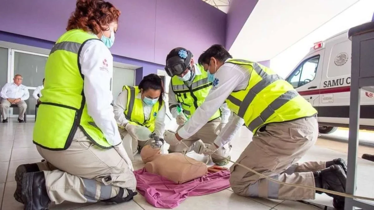 E personal del Centro Regulador de Urgencias Médicas (CRUM) ya brindó 329 servicios de atención médica prehospitalaria en Campeche.