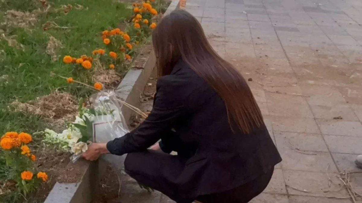 Grecia Quiroz regresó al lugar donde asesinaron a su esposo, Carlos Manzo, alcalde de Uruapan.