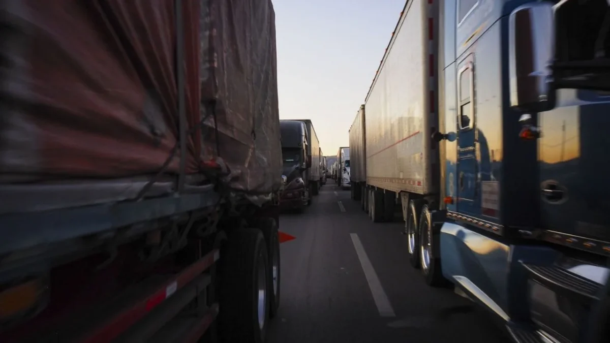 Autoridades desarticularon una banda criminal dedicada al robo a transportistas que operaba en carreteras del Edomex e Hidalgo.