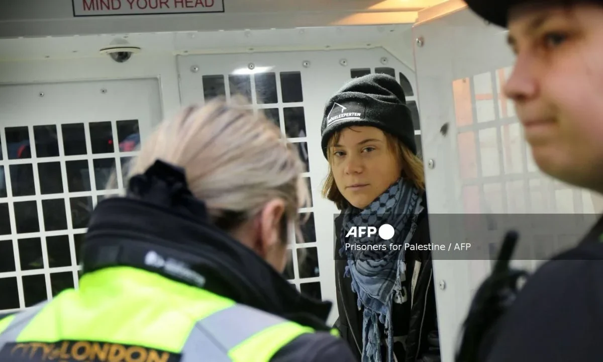 Detienen a Greta Thunberg en Londres tras apoyo a grupo palestino