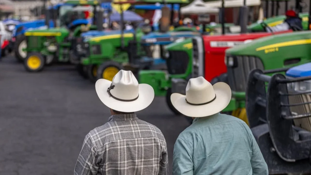 Campesinos empezaron a retirarse de las inmediaciones de la Cámara de Diputados, sin acuerdos, volverán a sus estados de origen.
