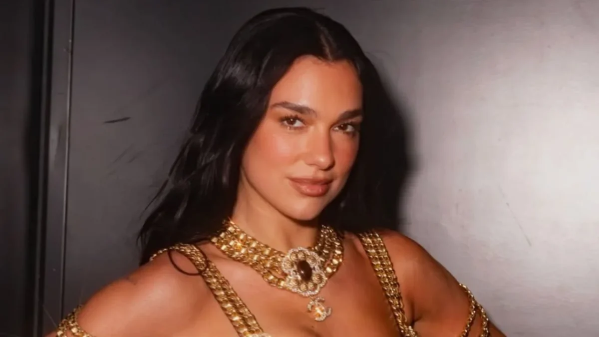 Dua Lipa sorprendió en su última presentación en la CDMX, al interpretar la canción Amor Prohibido de Selena, con quien se identifica.