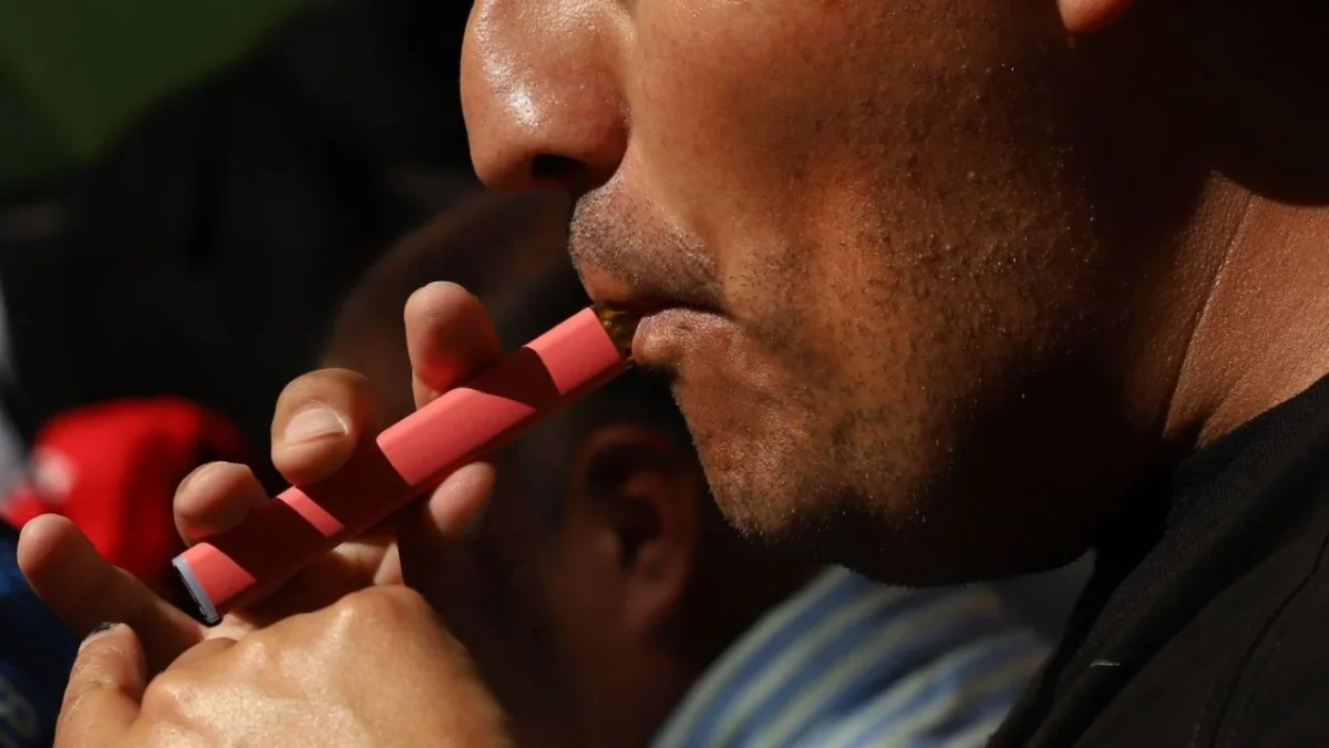 La Cámara de Diputados avaló la Ley General de Salud, la cual contempla la prohibición total de vapeadores y cigarrillos electrónicos.