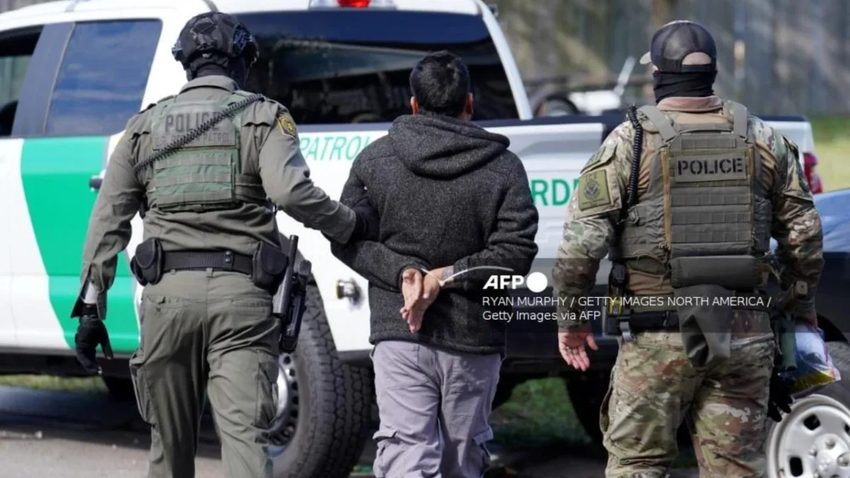 Estados Unidos amplía veto migratorio a extranjeros de siete nuevas nacionalidades.