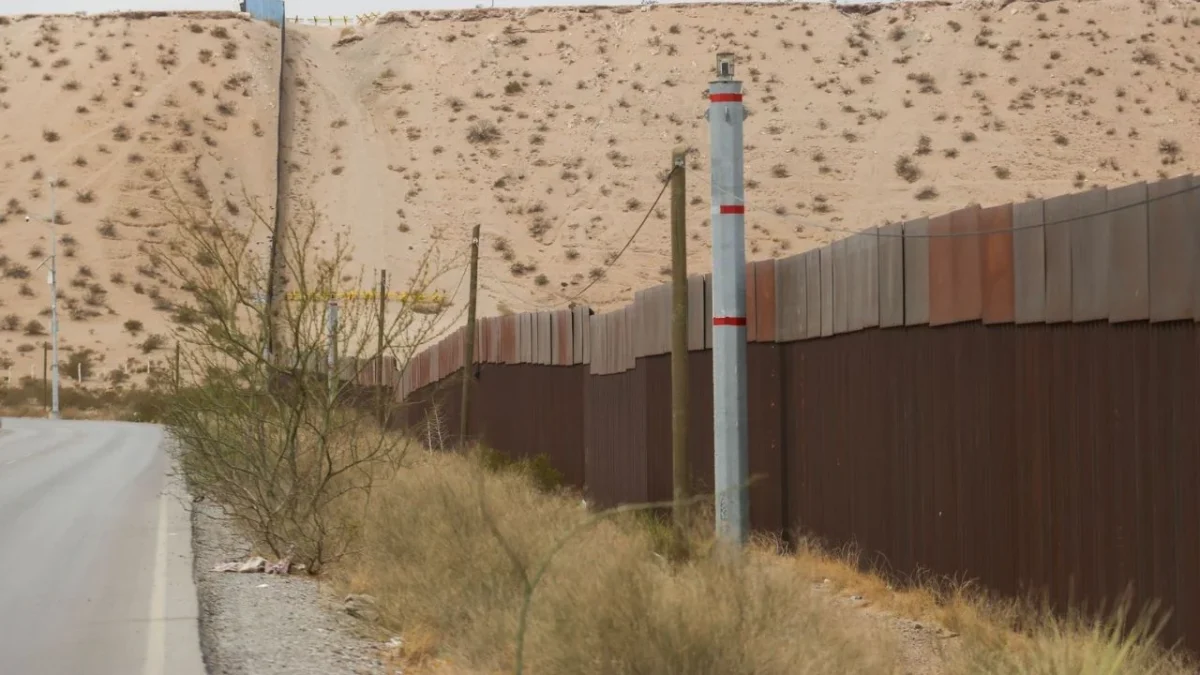 Estados Unidos revocó visas a directivos de una empresa de transporte mexicana por presuntamente 'facilitar' cruce de migrantes ilegalmente.