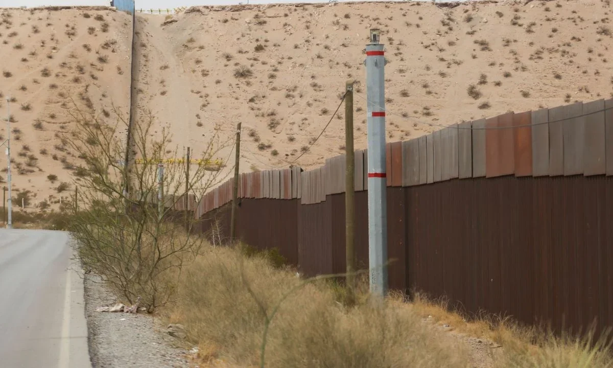 Estados Unidos revocó visas a directivos de una empresa de transporte mexicana por presuntamente 'facilitar' cruce de migrantes ilegalmente.