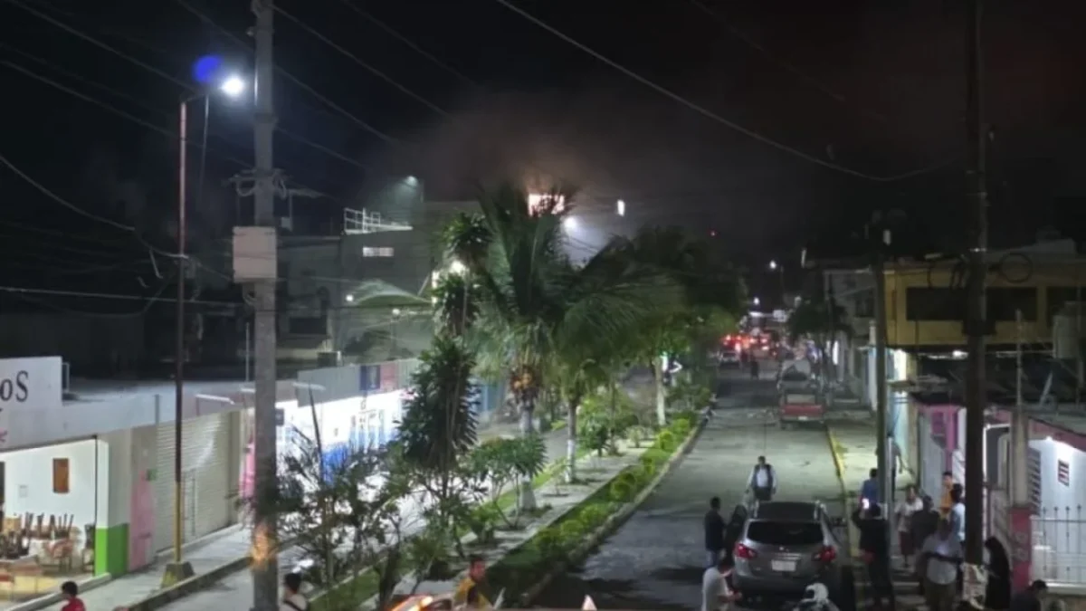 El dueño del bar Familiar Peña, Luis Peña, resultó lesionado por la explosión, por lo que lo trasladaron a un hospital para recibir atención.