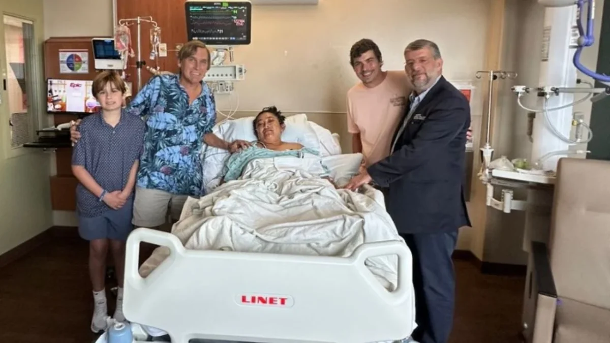 La Fundación Michou y Mau confirmó que Julia Aracelis, madre del menor fallecido se reporta estable, al igual de la enfermera sobreviviente.