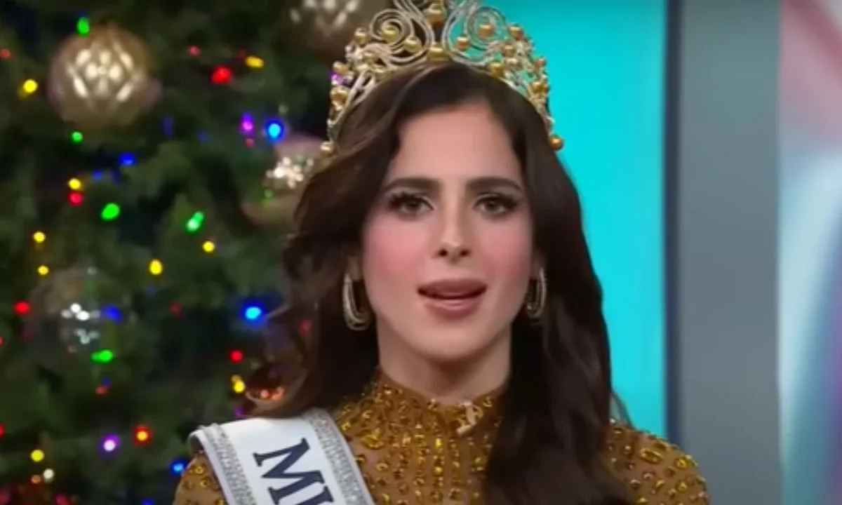 Fátima Bosch abandonó molesta y por sus propios medios el set de televisión de un programa de Telemundo, pues no hablaron de su agenda.
