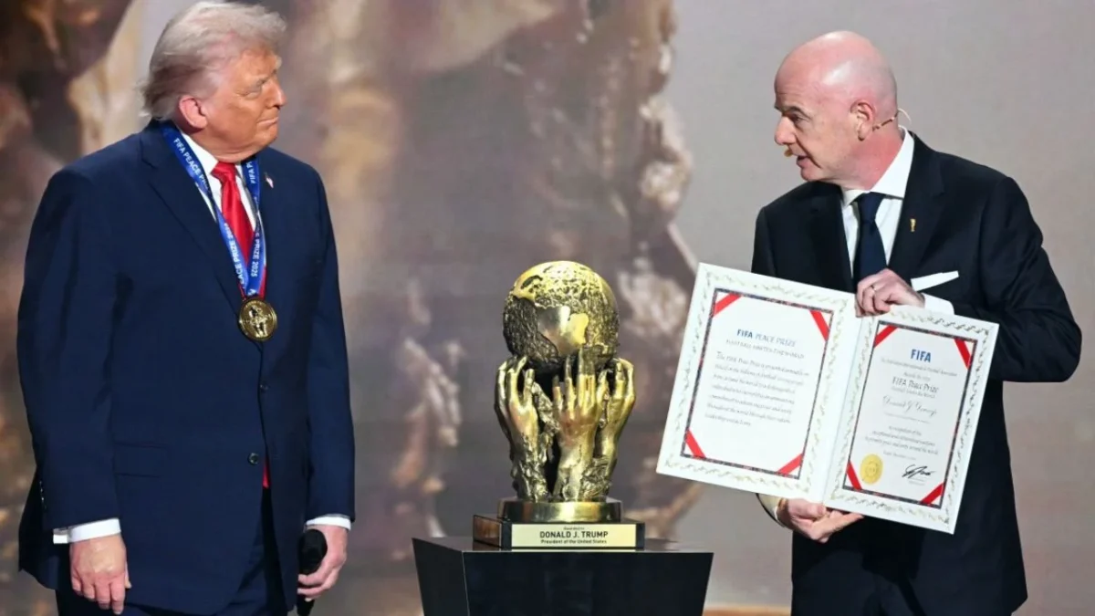 La FIFA creó y entregó su primer 'Premio de la Paz' al presidente de Estados Unidos, Donald Trump, por su liderazgo y esfuerzo en la materia.