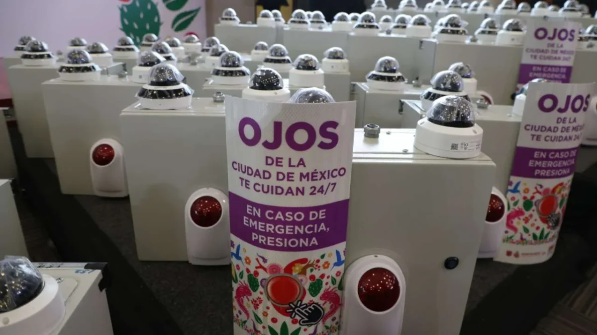 Partes. Los nuevos tótems están compuestos por cámara, botón de pánico y radio, con los cuales las personas pueden requerir ayuda.