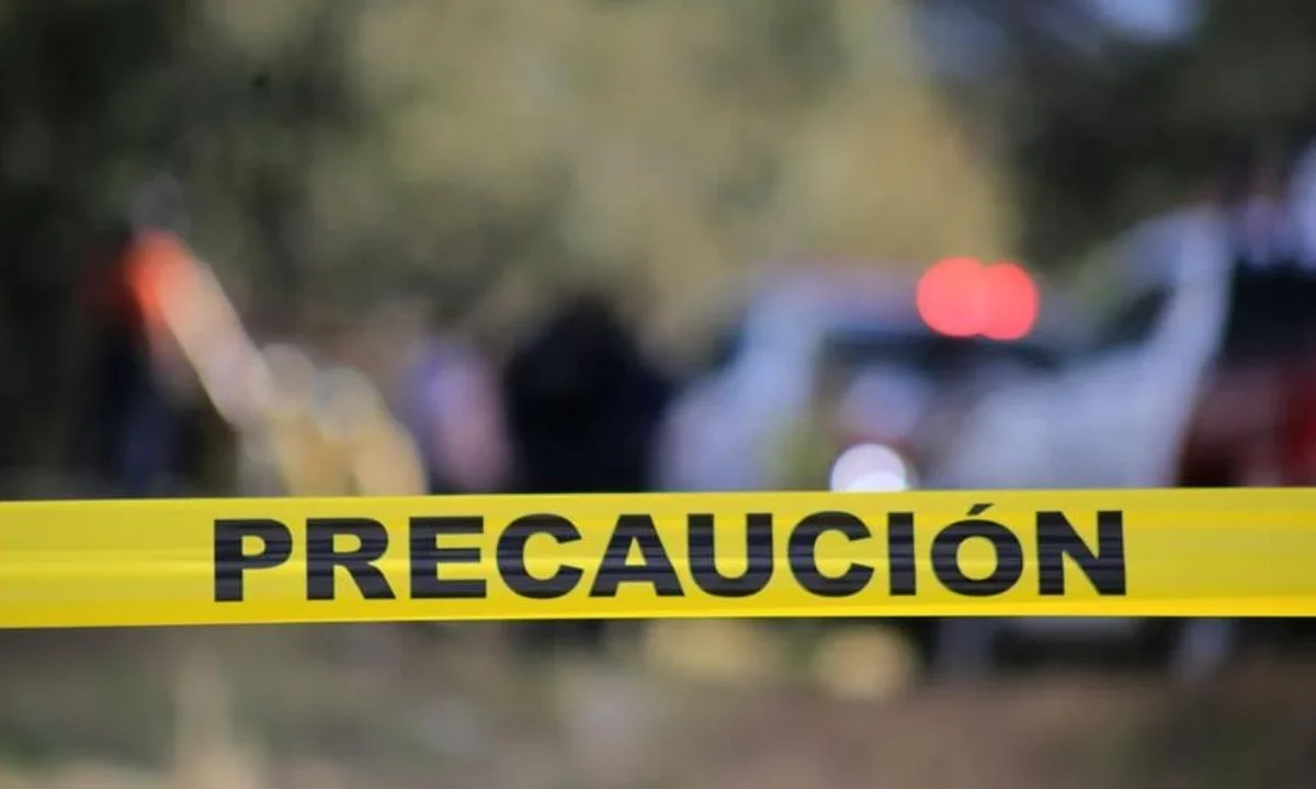 El hallazgo del cadaver ocurrió cuando el personal acudió a la habitación para notificar a la mujer el término del tiempo de uso del cuarto. 