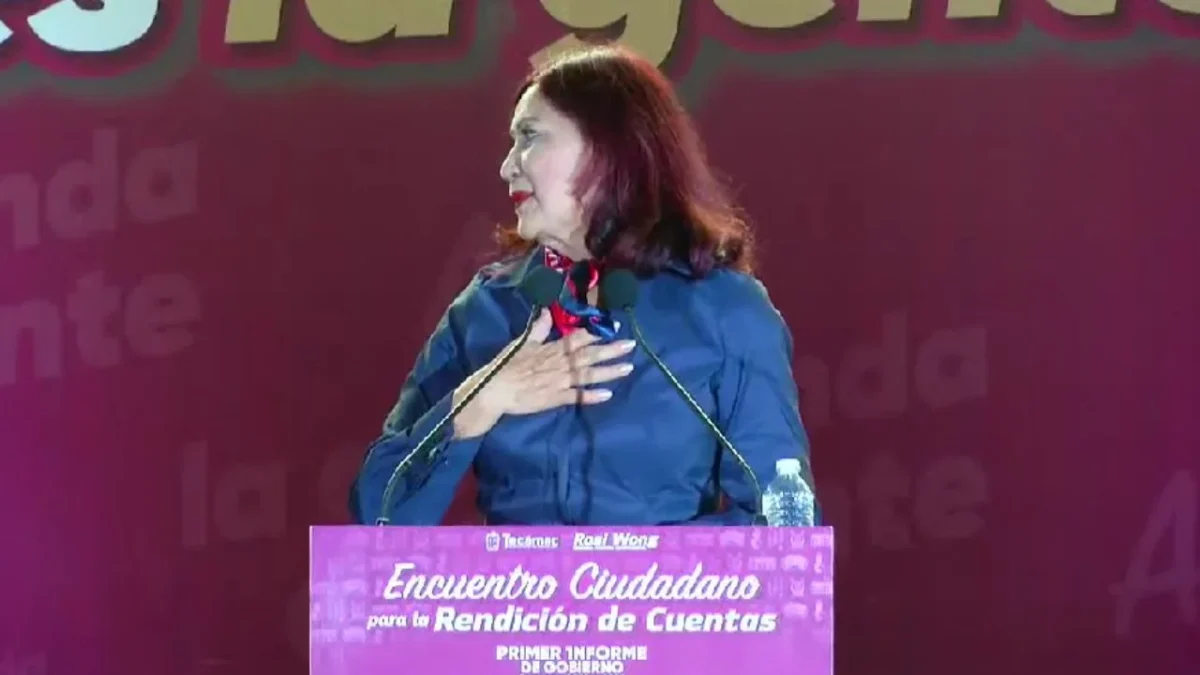 La senadora morenista Mariela Gutiérrez irrumpió en el primer Informe de Gobierno de la alcaldesa de Tecámac, Rosy Wong.