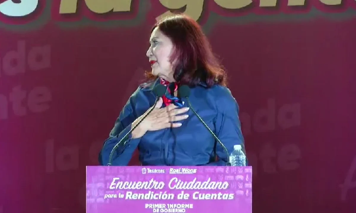 La senadora morenista Mariela Gutiérrez irrumpió en el primer Informe de Gobierno de la alcaldesa de Tecámac, Rosy Wong.