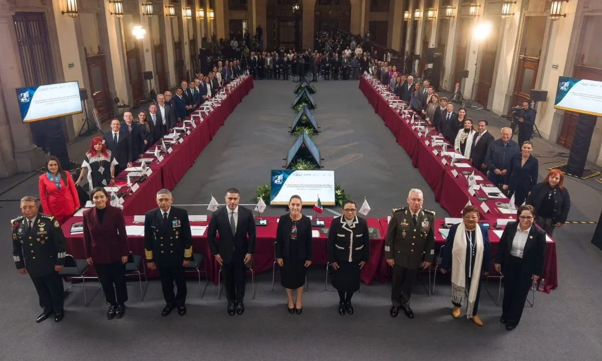 La presidenta Claudia Sheinbaum y los gobernadores de la República Mexicana aprobaron el Acuerdo Nacional contra la Extorsión.