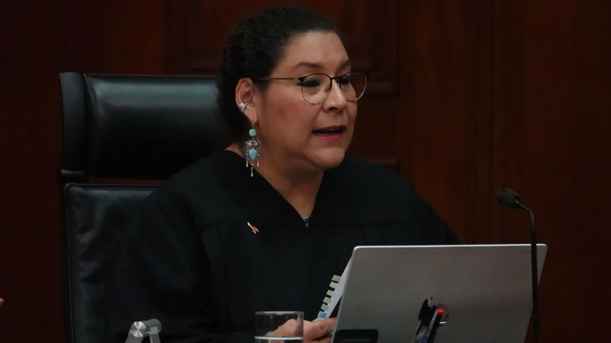 Abogados señalan que el proyecto de Lenia Batres, de bloquear cuentas bancarias sin orden judicial, violenta la seguridad jurídica.