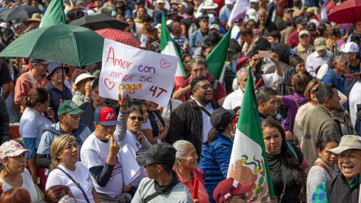 La SNTE lleva 45 mil maestros al Zócalo de la CDMX, para estar presentes en la concentración convocada por Claudia Sheinbaum.