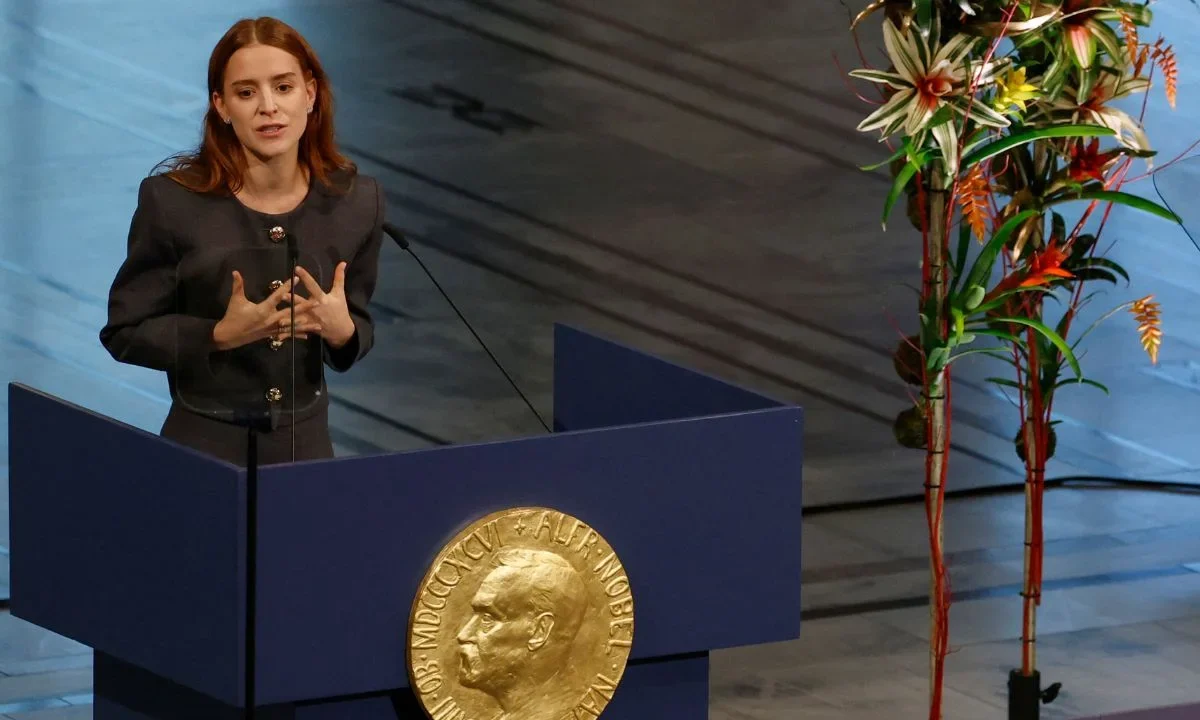 María Corina Machado no alcanzó a llegar por su Nobel de la Paz, lo recibe su hija