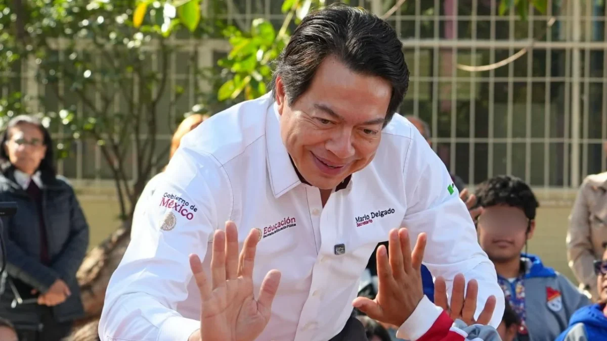 Mario Delgado señaló que la Nueva Escuela Mexicana consolida el carácter público, gratuito, laico e inclusivo de la educación.