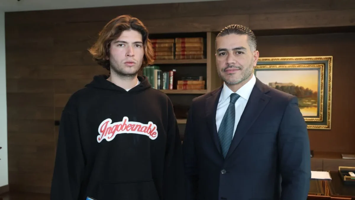 El líder de ‘Proyecto escolar’ denunció que fue víctima de doxing y se reunió con García Harfuch quien investiga el caso.