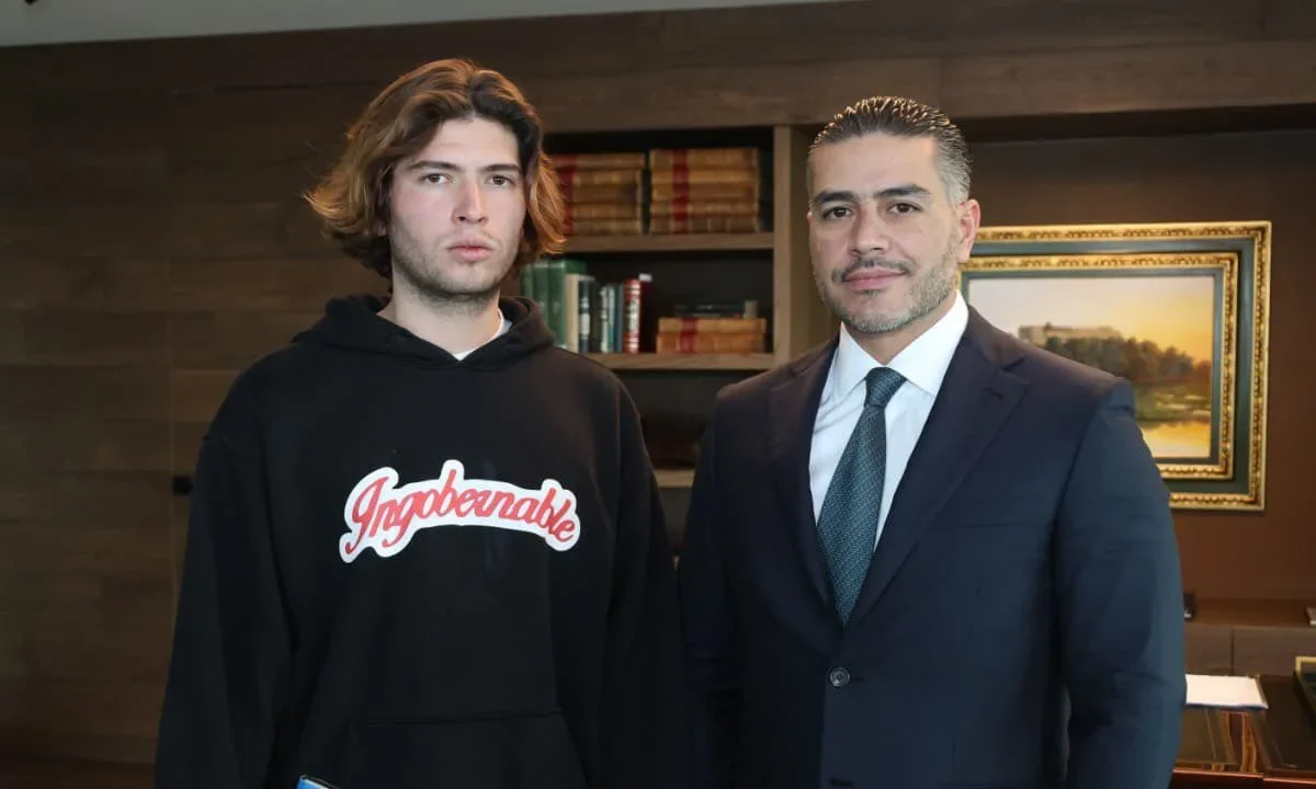 El líder de ‘Proyecto escolar’ denunció que fue víctima de doxing y se reunió con García Harfuch quien investiga el caso.