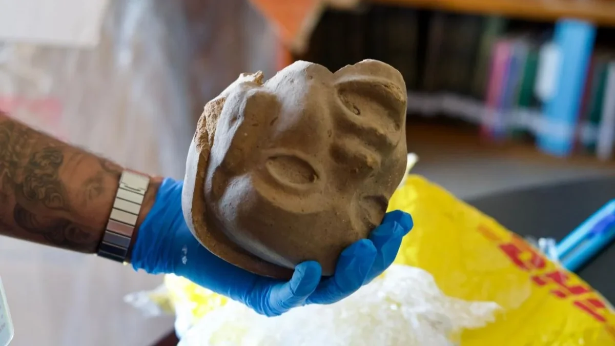 Las piezas arqueológicas presentan rasgos estilísticos de las culturas mexica, teotihuacana y zapoteca de 500 a.d.e y 1521 d.n.e.