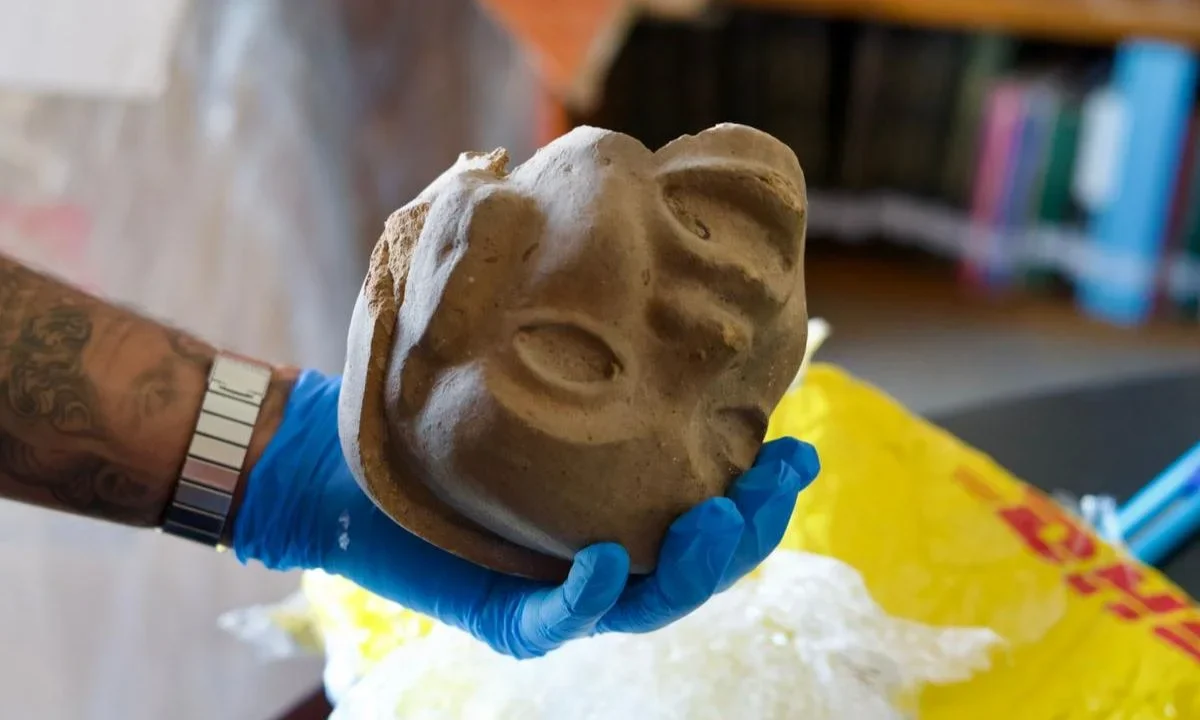 Las piezas arqueológicas presentan rasgos estilísticos de las culturas mexica, teotihuacana y zapoteca de 500 a.d.e y 1521 d.n.e.