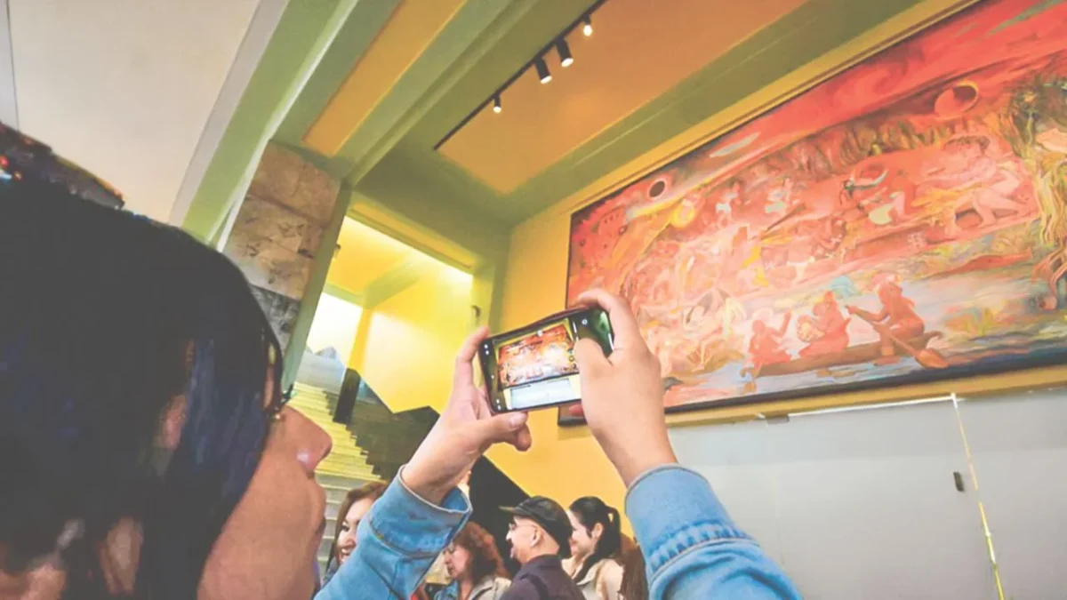 El Museo del Palacio de Bellas Artes ofrece una serie de visitas guiadas a sus colecciones permanentes y exposiciones temporales.