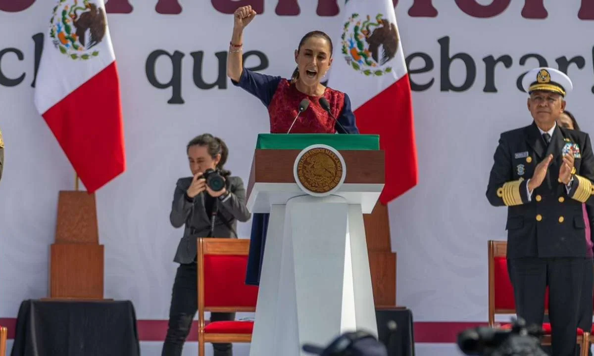 La presidenta de México, Claudia Sheinbaum, llama a servidores públicos a no vivir rodeado de lujos.