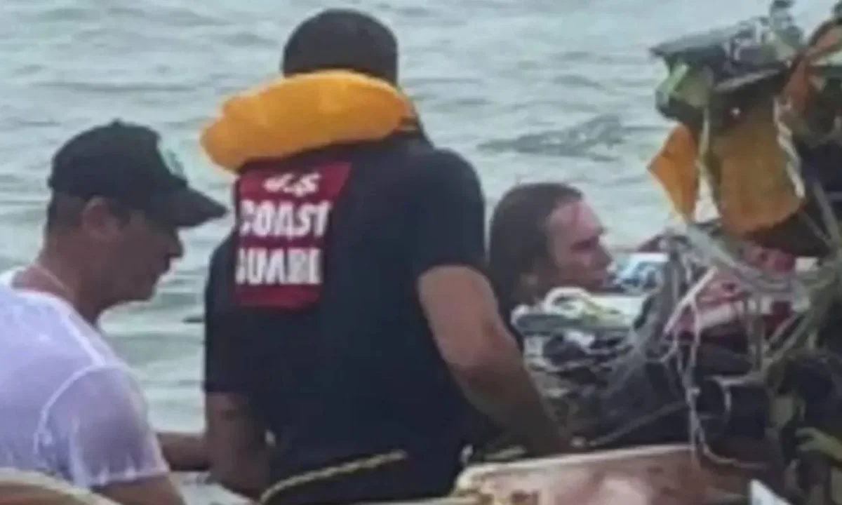 La Secretaría de Marina informó que fue localizado el cuerpo del octavo pasajero del avión siniestrado ayer en Galveston, Texas.