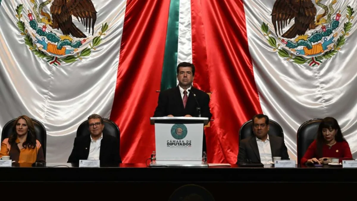 El diputado Pedro Haces realizó su primer informe legislativo en San Lázaro.