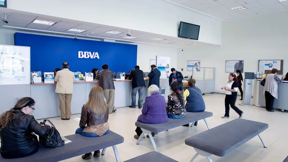 Durante Noche Buena y Navidad, los bancos ajustan sus horarios, por lo que autoridades recomiendan anticipar trámites y retiros de efectivo.