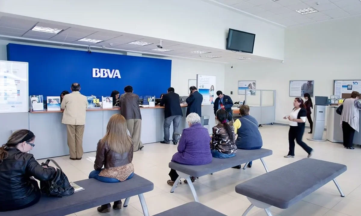 Durante Noche Buena y Navidad, los bancos ajustan sus horarios, por lo que autoridades recomiendan anticipar trámites y retiros de efectivo.