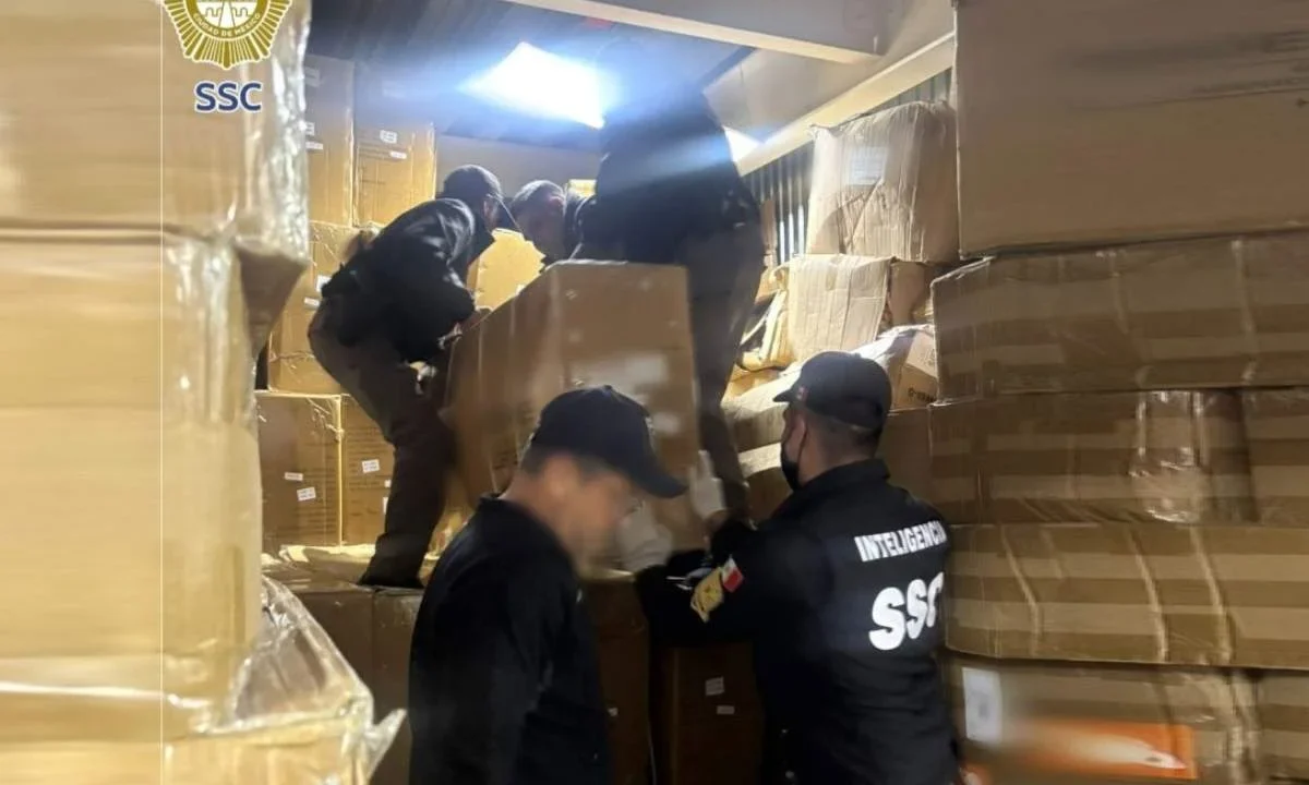 Recuperan mercancía robada en una bodega de la colonia Popotla; por el hecho hay dos detenidos.